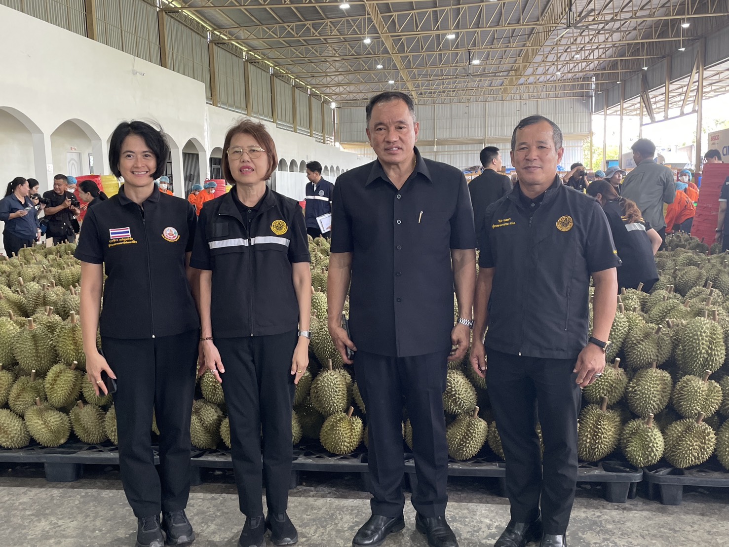 title - ส.ป.ก.จันทบุรี ร่วมต้อนรับ รมช.เกษตรฯ  ลงพื้นที่ติดตามสถานการณ์เกษตรกร